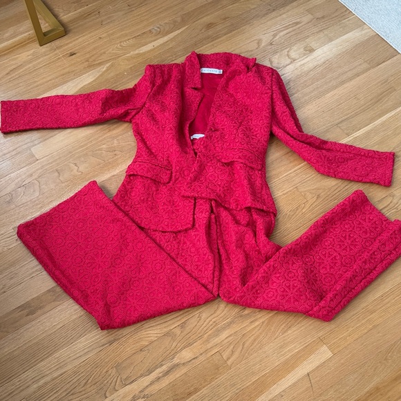 Chicavie Women's Textured Red Blazer embroidered - Picture 2 of 2